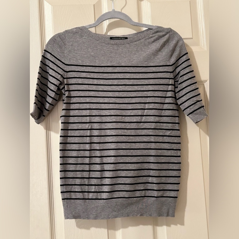 Banana Republic grey and black striped stretch cotton short sleeve sweater